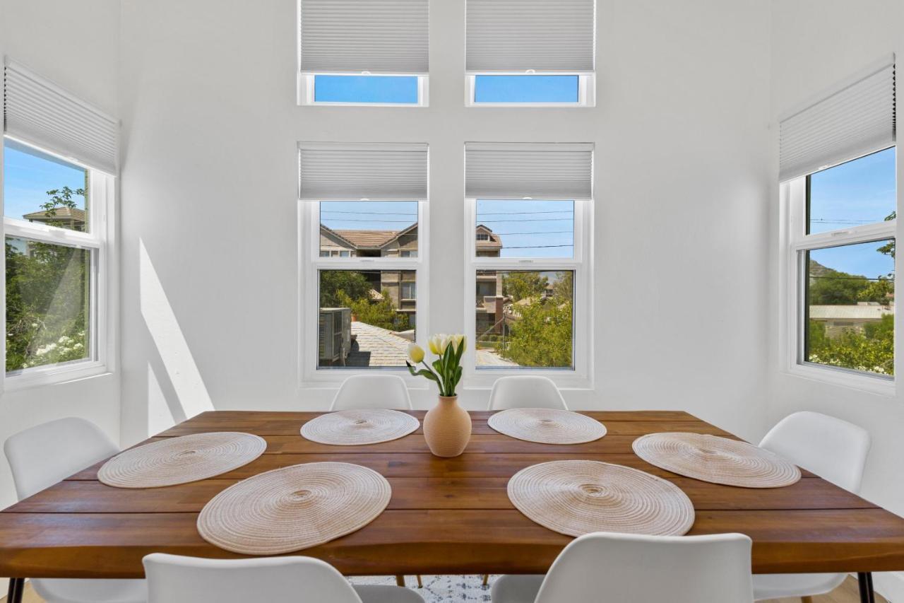 Feriehus Stylish Townhome - Foosball Table, Laundry, Parking! Phoenix